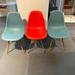 Vitra Eames Plastic Chairs (set van 3 ) 