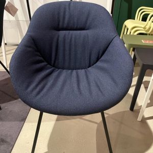 HAY AAC127 soft eetkamerstoel blauw 