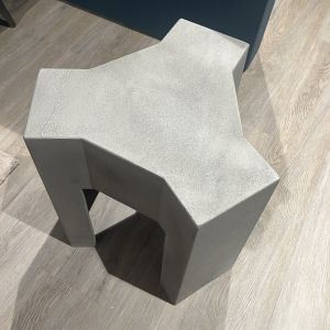Leolux BRAM bijzettafel Alu 