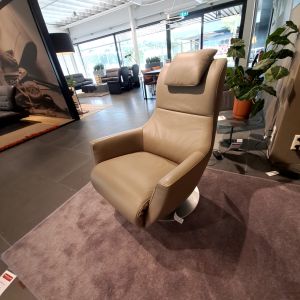 FSM 0135/111 relaxfauteuil met sta-op beige 